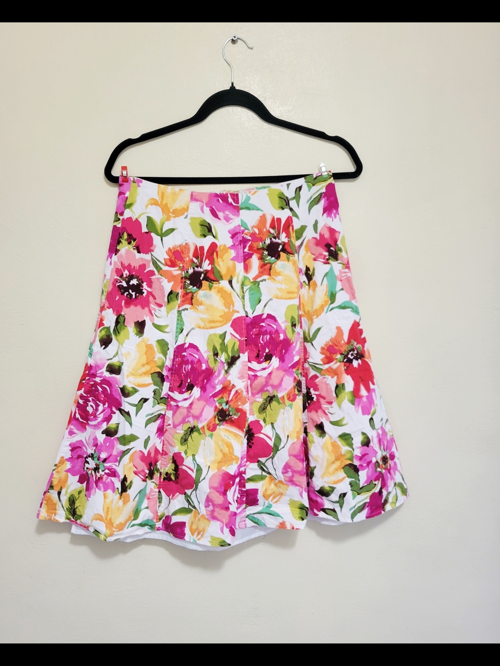 dressbarn White Floral Circle Skirt with Pink & Yellow Blooms
